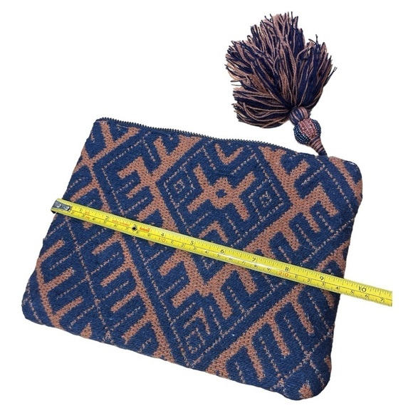 Universal Thread Clutch/ Pouch - Picture 7 of 8